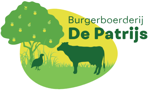 grond-voor-de-patrijs-burgerboerderij Initiatief Burgerboerderij de Patrijs In 2021 starten wij met Burgerboerderij de Patrijs in Vorden. We schakelen een gangbare melkveehouderij om tot een gemengde, agro-ecologische boerderij waar gezonde producten van het land komen: gezond voor mens, dier en omgeving.